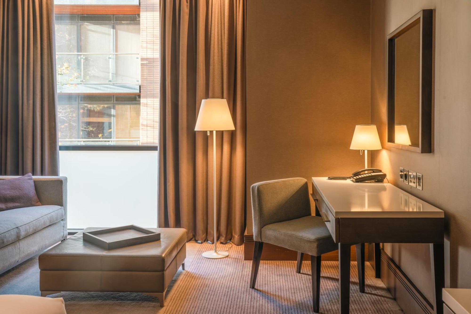 Radisson Blu Royal Hotel Dublin Exterior photo