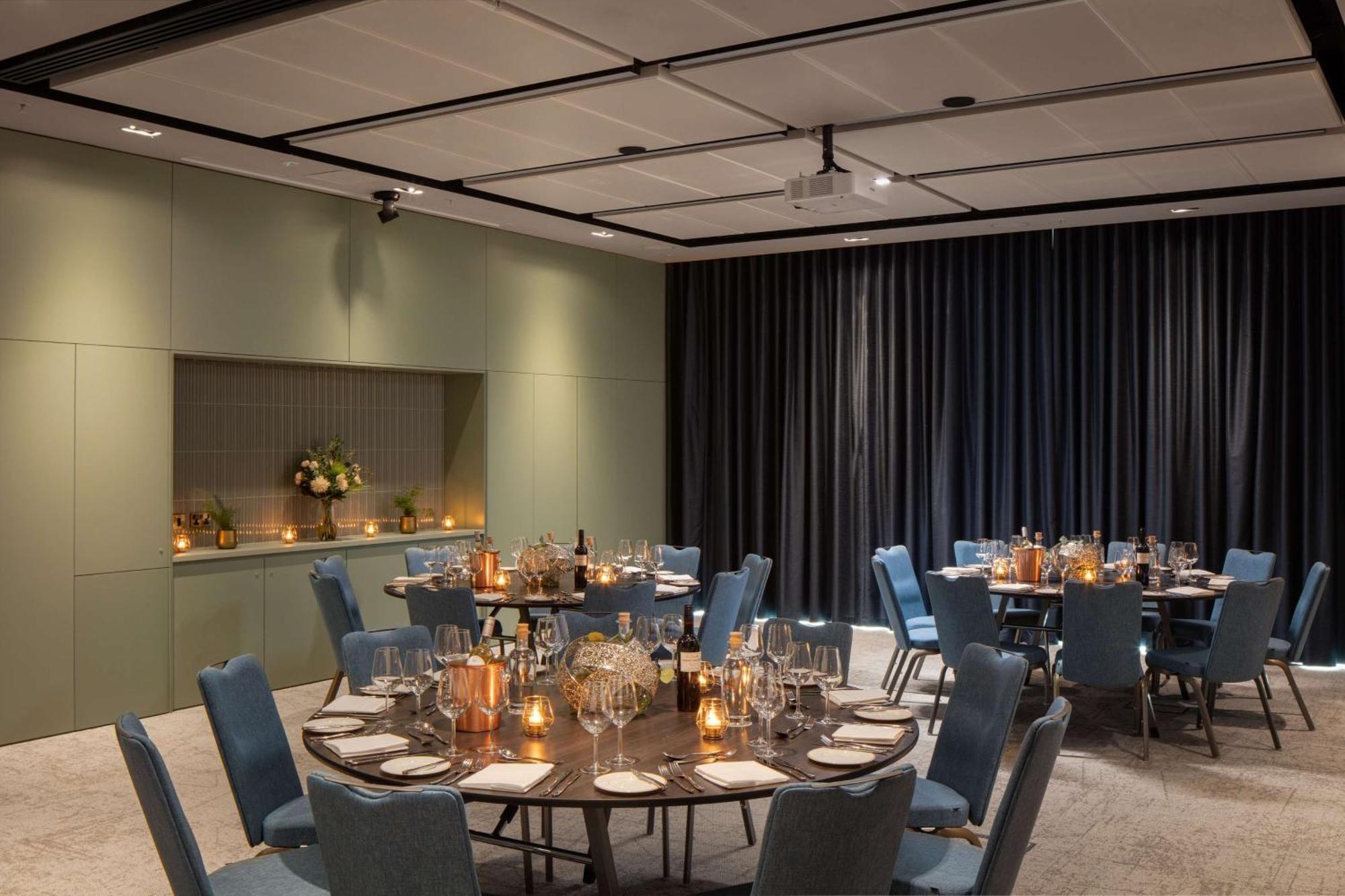 Radisson Blu Royal Hotel Dublin Exterior photo