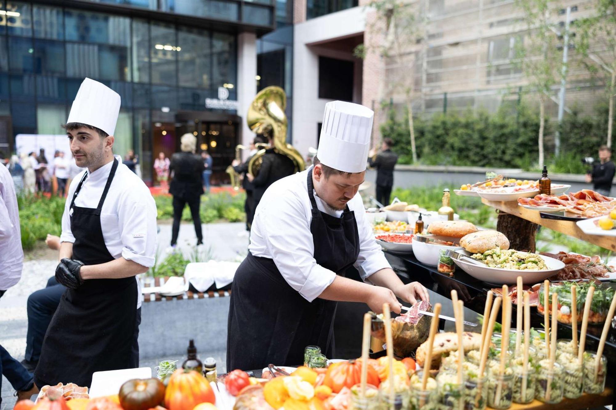Radisson Blu Royal Hotel Dublin Exterior photo