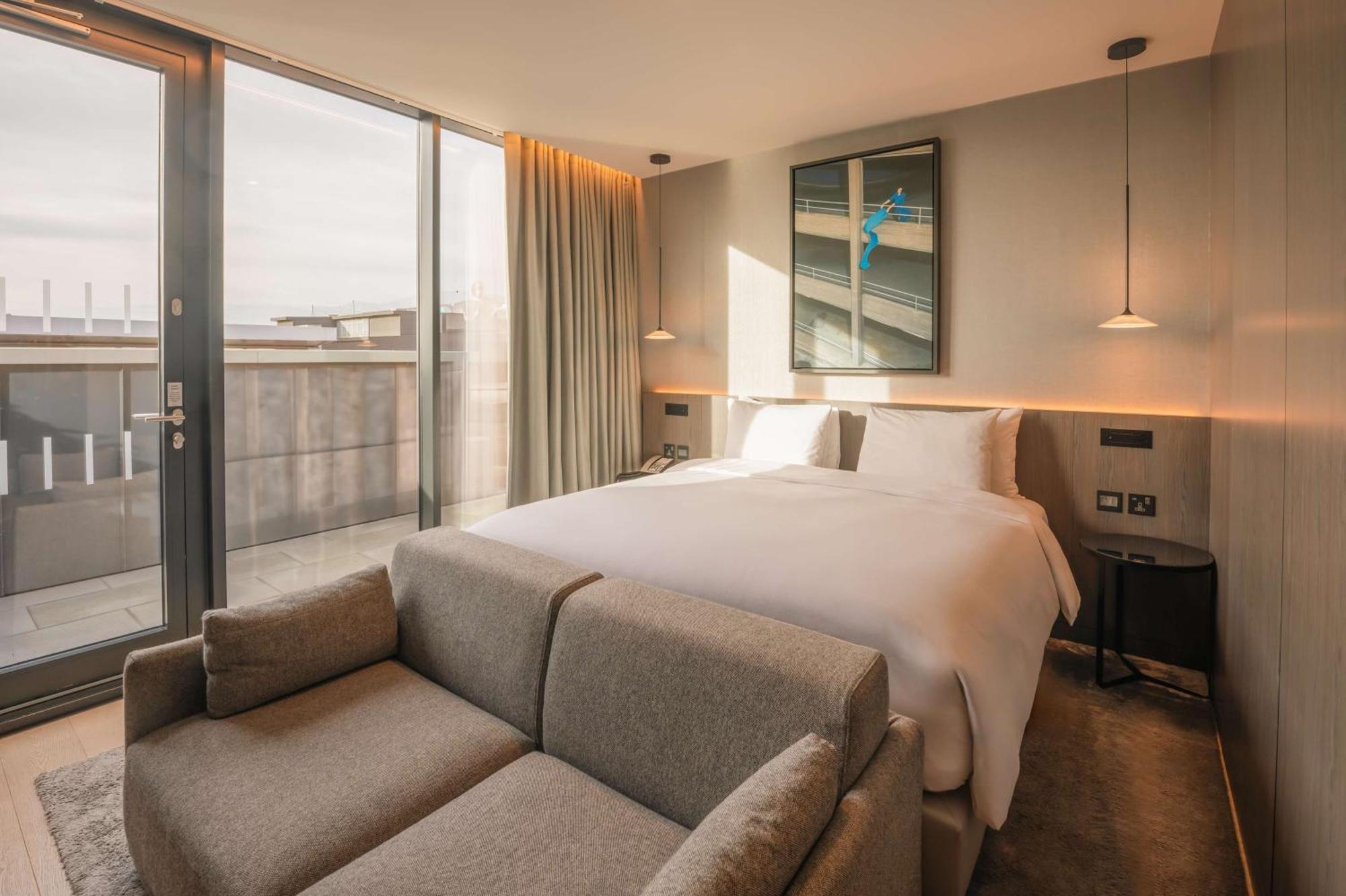 Radisson Blu Royal Hotel Dublin Exterior photo