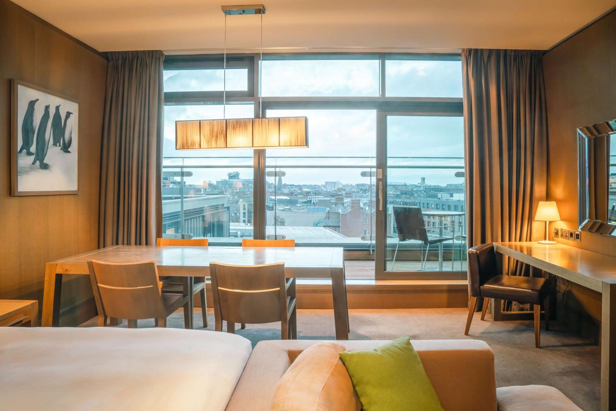 Radisson Blu Royal Hotel Dublin Exterior photo