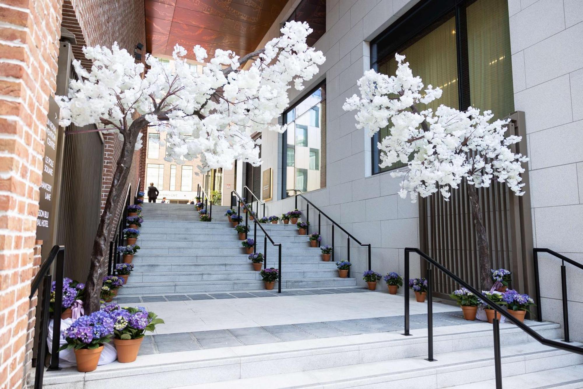Radisson Blu Royal Hotel Dublin Exterior photo