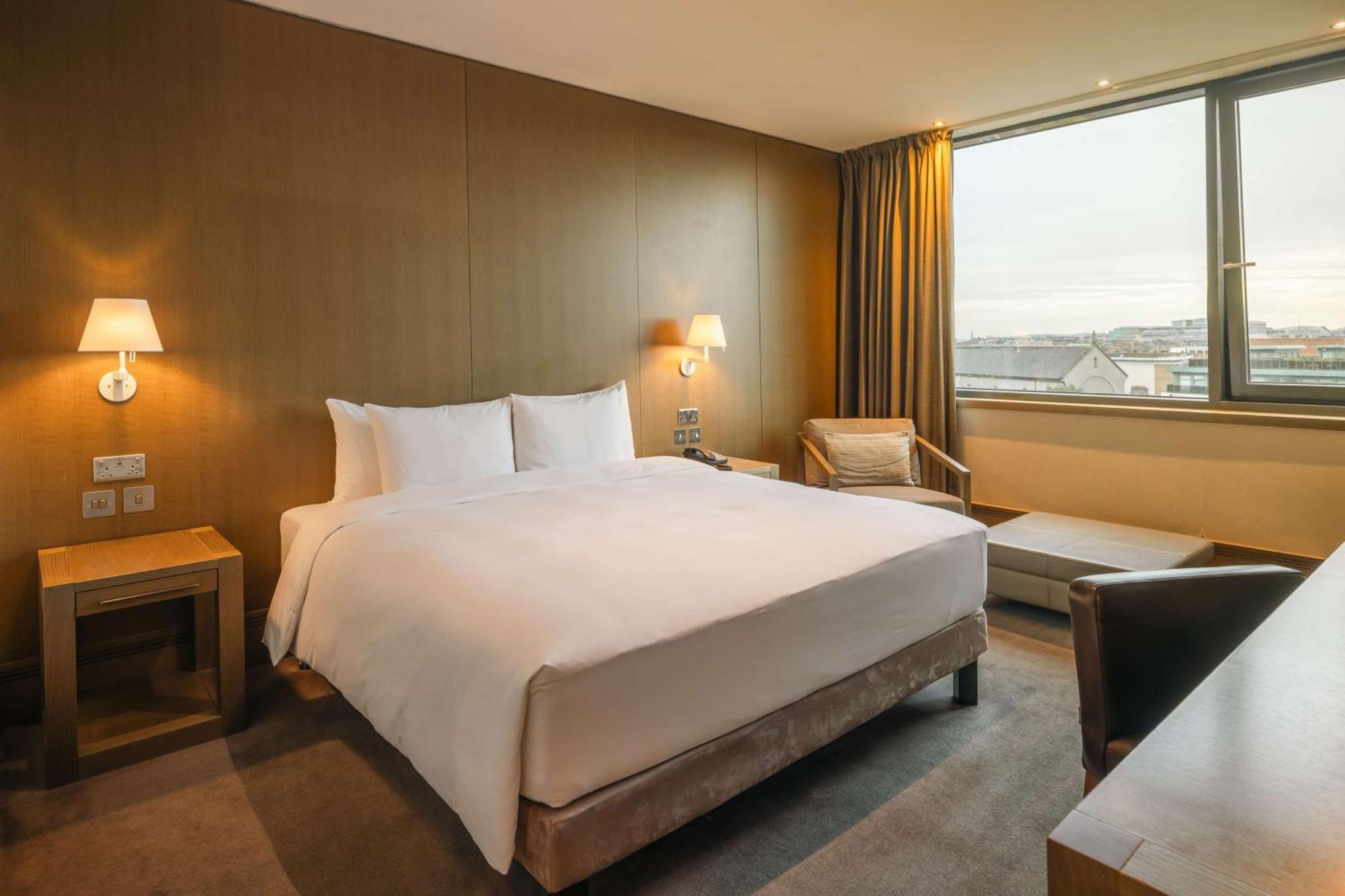 Radisson Blu Royal Hotel Dublin Exterior photo