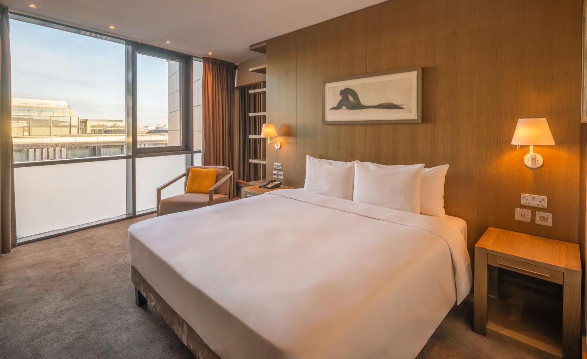 Radisson Blu Royal Hotel Dublin Exterior photo