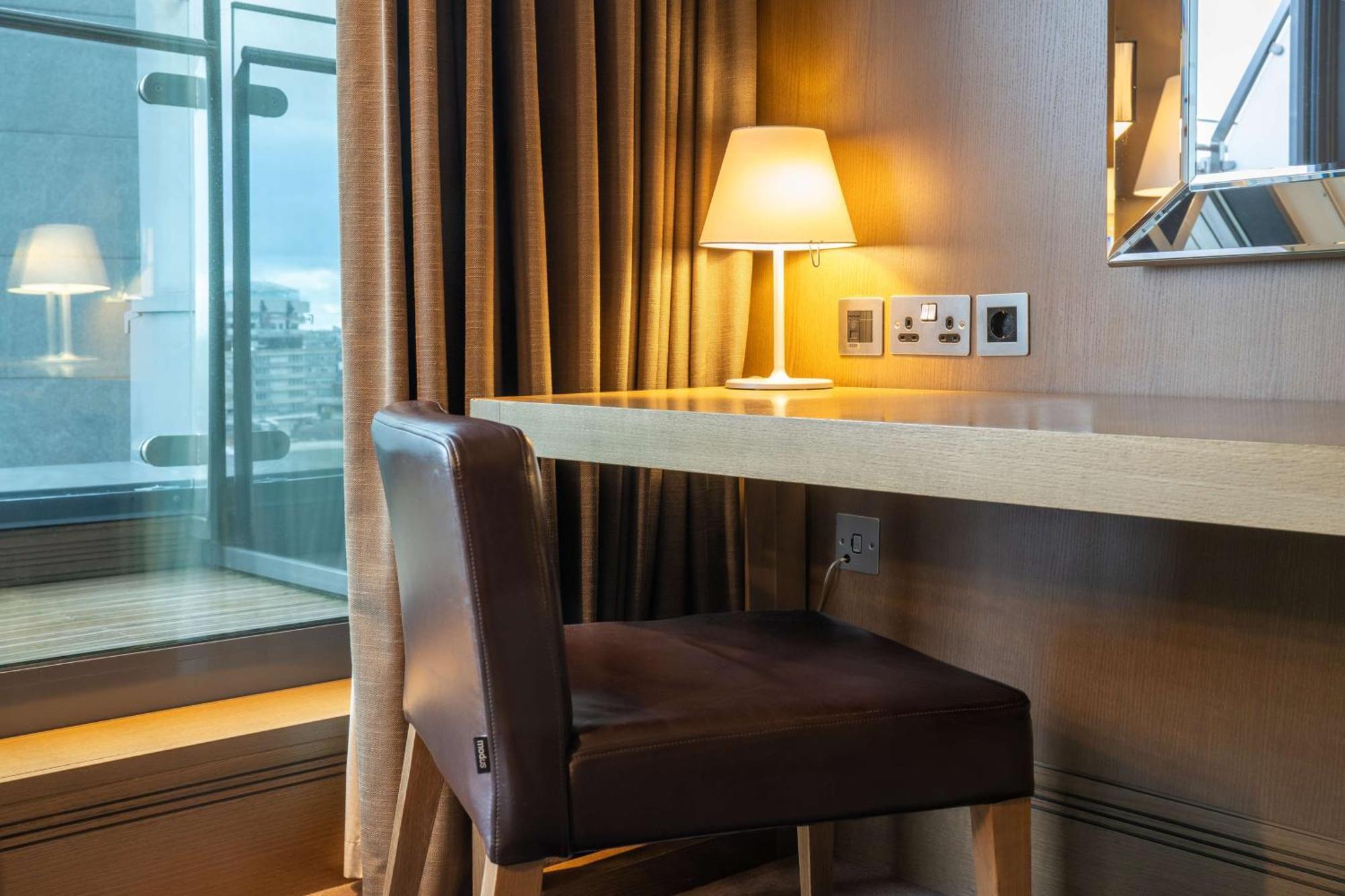 Radisson Blu Royal Hotel Dublin Exterior photo