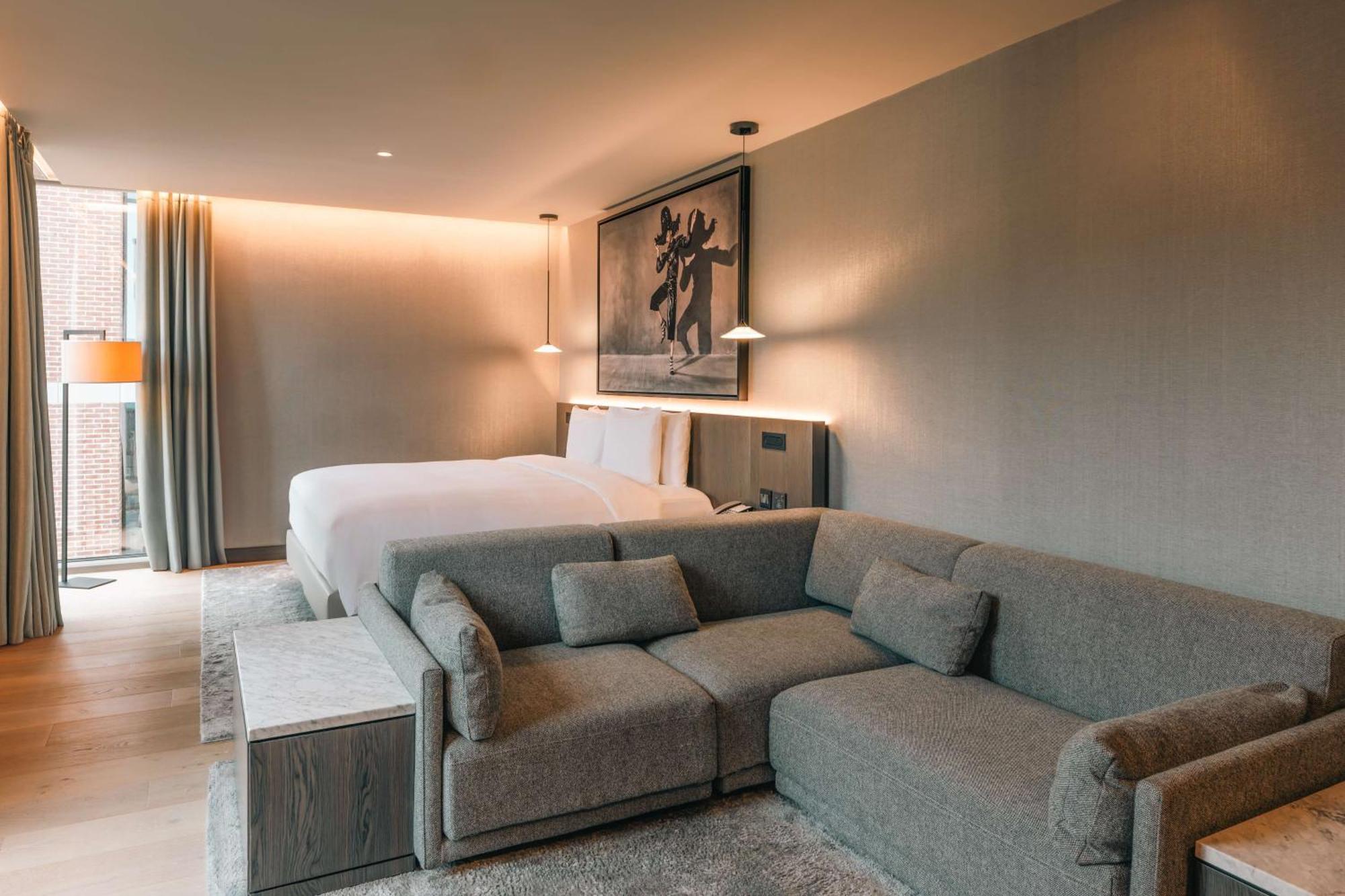Radisson Blu Royal Hotel Dublin Exterior photo