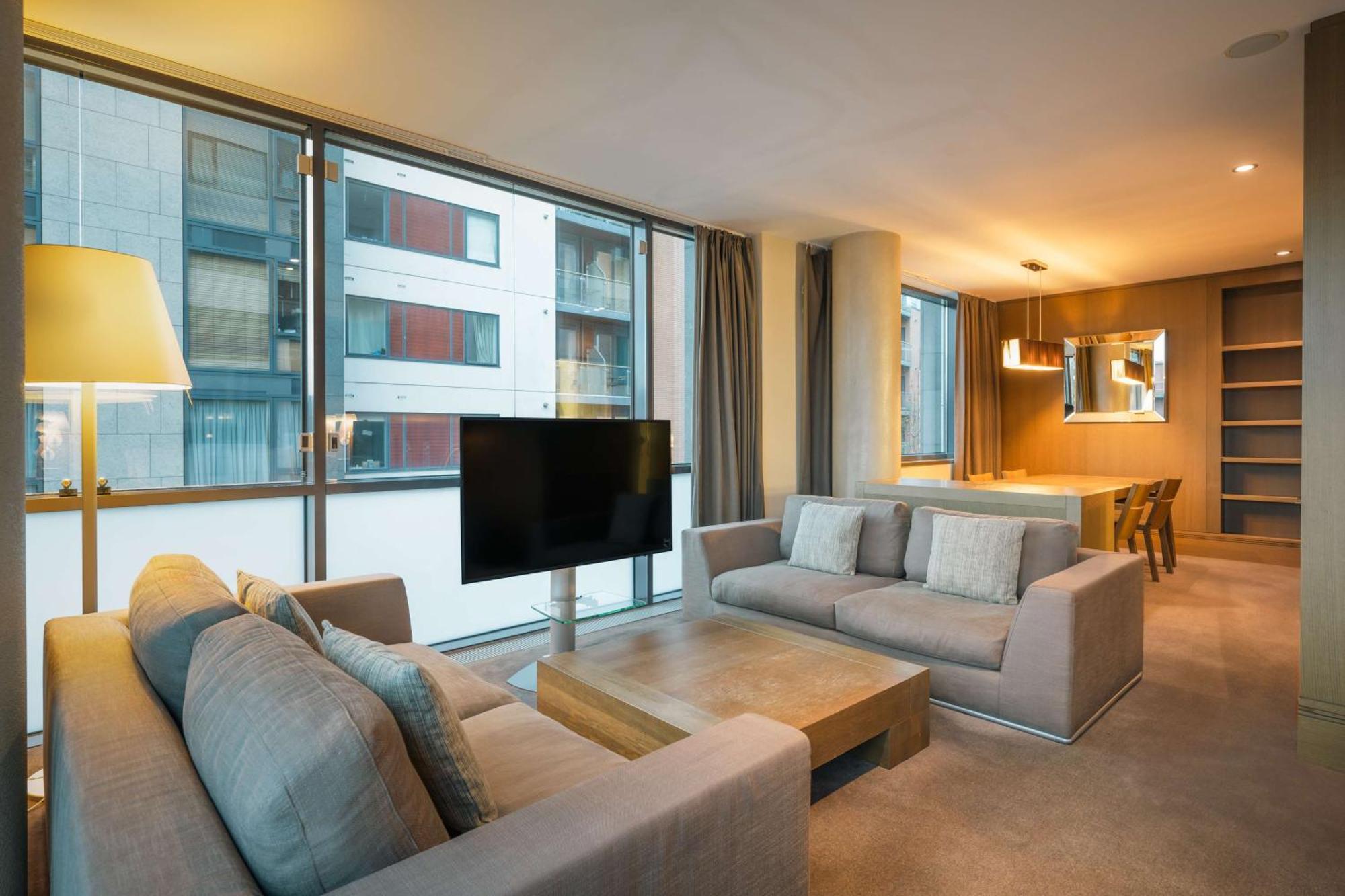 Radisson Blu Royal Hotel Dublin Exterior photo